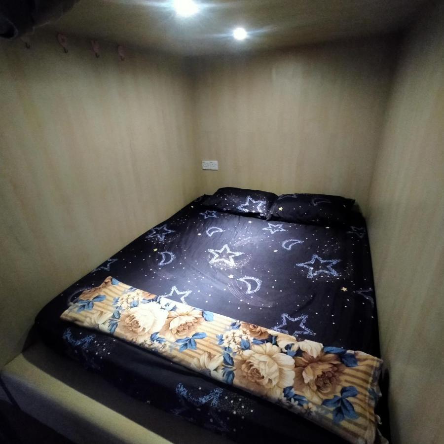 Joka-Joka Guesthouse Малакка Экстерьер фото