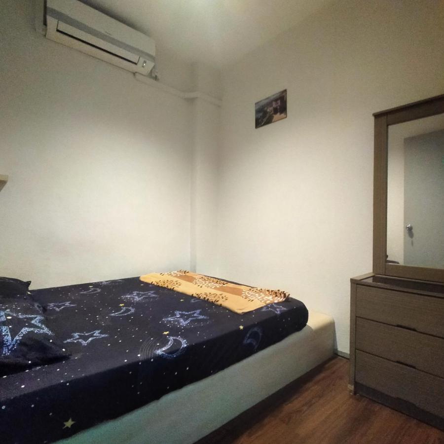 Joka-Joka Guesthouse Малакка Экстерьер фото