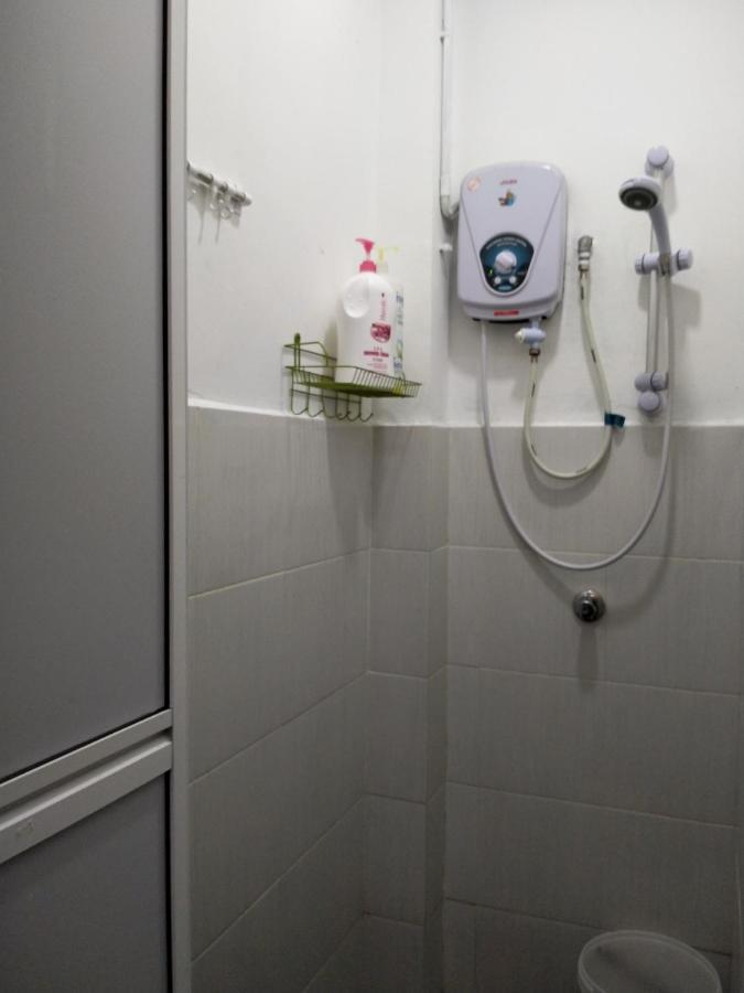 Joka-Joka Guesthouse Малакка Экстерьер фото