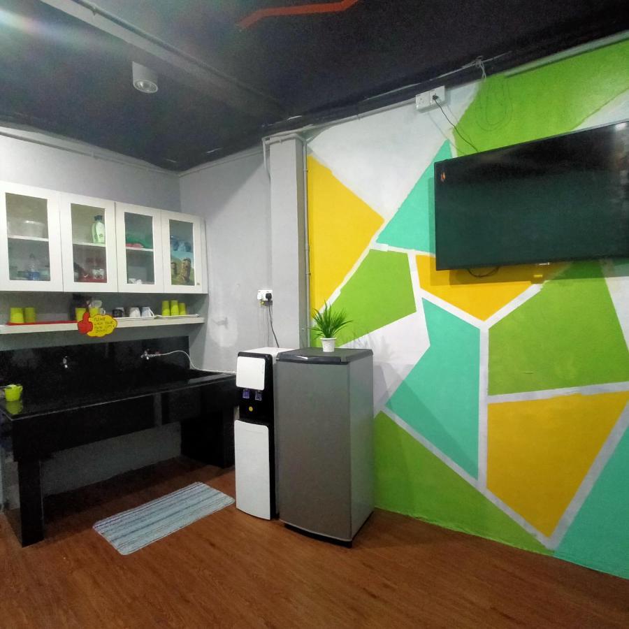 Joka-Joka Guesthouse Малакка Экстерьер фото