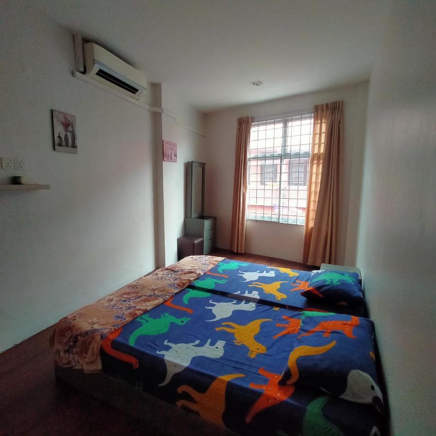 Joka-Joka Guesthouse Малакка Экстерьер фото