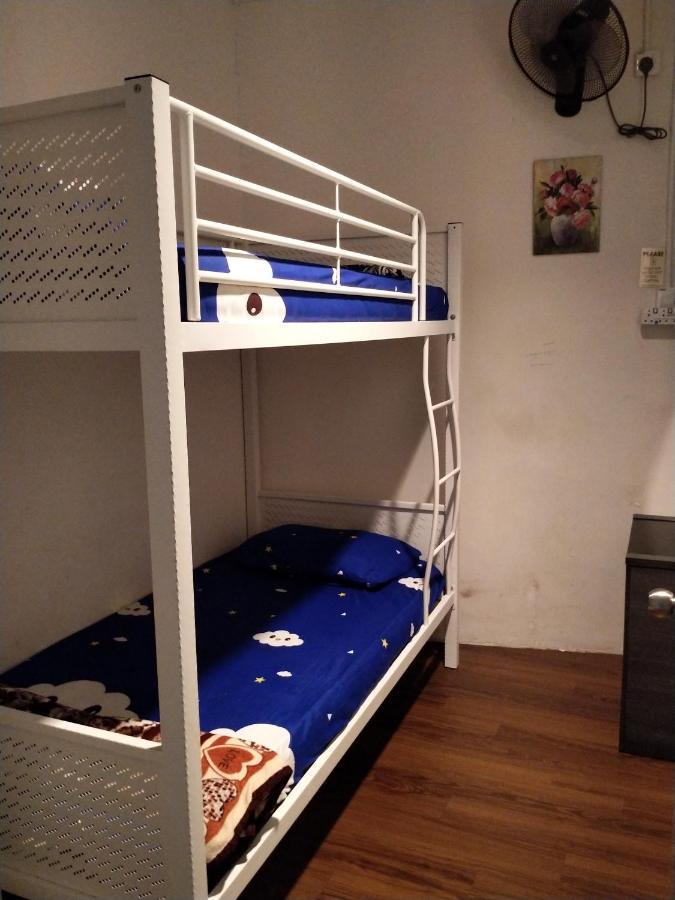 Joka-Joka Guesthouse Малакка Экстерьер фото